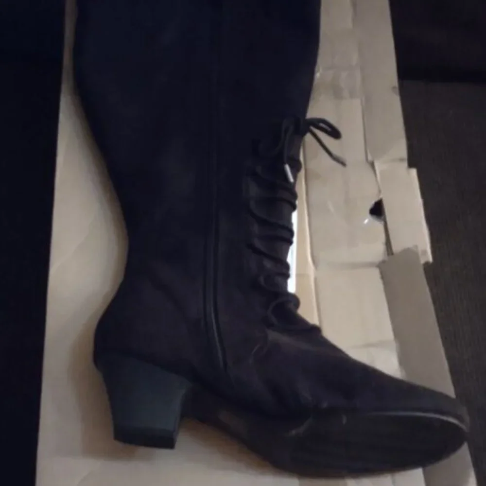 Woman's Comfort View Boots NWOT - Picture 3 of 5